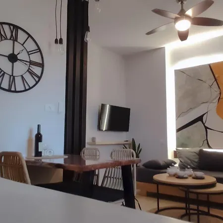Niki Apartment